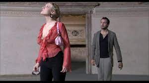 Bir türlü cinsellik konusunda tatmin olamayan bu konuda büyük sıkıntılar. Anna Jimskaia Monamour Ass Grab Scene Bigassex