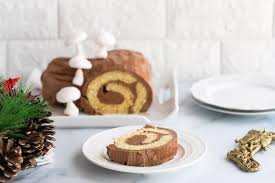 Traditional French Buche De Noel Christmas Dinner Menu Christmas Cooking French Desserts Chocolate