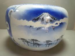 金正堂》古伊万里風有田富士山柄趣の陶器火鉢 茶道具 - 工芸品