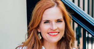 About Me — Annie Bauer. Hello, Dear Reader!