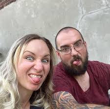 Samantha Stinson's Instagram, Twitter & Facebook