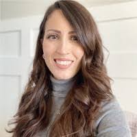 Leslie Hager's Instagram, Twitter & Facebook