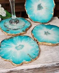 I M Loving How These Geode Resin Coasters Turned Out I Used Silicone To Make The Free Form Molds And Stonecoatcoun Diy Resin Crafts Diy Resin Art Resin Diy