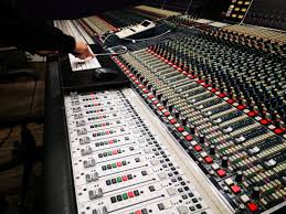 This class is designed to bridge the gap between basic audio engineering and beat production using pro tools and your choice of ableton live, logic pro, or fl studio. 23 Best Audio Engineering Schools In The Usa Top Programs