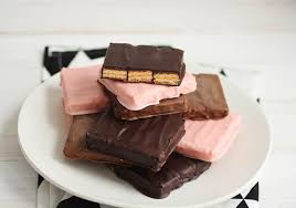 5 tips for a candy buffet | fall candy bar ideas. Homemade Kit Kat Bars A Beautiful Mess