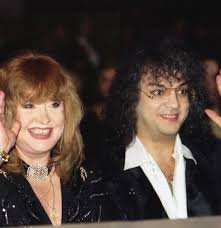 Алла пугачева и филипп киркоров поженились в 1994 году. Kirkorov Zashitil Pugachevu Kotoruyu Obvinyali V Krahe Karery Legkostupovoj Starhit Ru