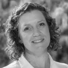 Carrie Thomson's Instagram, Twitter & Facebook