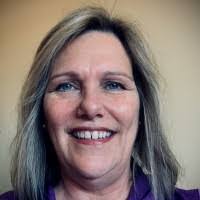 Lynne Snell's Instagram, Twitter & Facebook