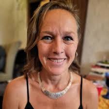 Wendy Bunnell's Instagram, Twitter & Facebook