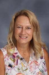 Sandra Banaszak's Instagram, Twitter & Facebook