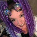 Shannon Morford's Instagram, Twitter & Facebook