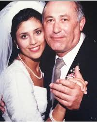 Celebrating my frenna's @mckenna.laura BIRTHDAY!!!🎉🎂🎈🥳 Love these  people!!! @gary.weir.94 @long.kristi #davidlong @mariemcknna #garymalajian  #donbarone Lookong good La!🩷