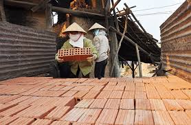 Kon Tum: Khan hiếm gạch xây dựng Công ty cổ phần dịch vụ thương mại Quang  Phát