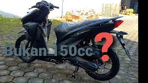Desain terlihat spoerty dengan penggunaan lampu led pada seluruh sistem pecahayaan. Honda Vario 125 Cbs Iss 2020 Matte Black Youtube