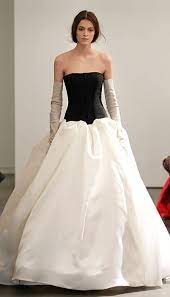 See Vera Wang S New Wedding Dress Collection 17 Black And White Gowns To Play On Modern Sensuality Vera Wang Bridal Tight Wedding Dress White Wedding Dresses