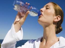 بالصور هاني الناظر يوضح فوائد شرب الماء في فصل الشتاء مصراوى