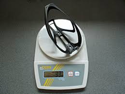 The rib cage is the arrangement of ribs attached to the vertebral column and sternum in the thorax of most vertebrates, that encloses and protects the vital organs such as the heart, lungs and great vessels. Gewicht Specialized Flaschenhalter Rib Cage Ii Matt Black