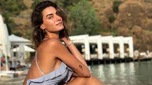 Hande subaşı 21 şubat 1984 tarihinde ankara`da dünyaya gelmiştir. Ertugrul Actress Hande Subasi Stuns Fans With New Bold Photos In Bikini