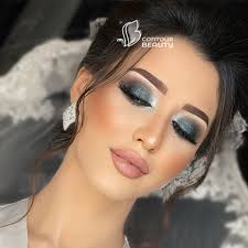 باقاتنا المميزة الخاصة بالعرائس 🤩🤩 💎💎💎💎 الباقـــة الماسيـــة: تشمـل:  مكياج + تسريحة + شمعة + حواجب + فتلة + كريمة وبودرة الجسم + التلبيسة 💄💋  السعـر 800 ديـنار فقط . 👑👑👑👑 الباقـة