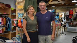 16 magasins ouverts le dimanche magasins ouverts le dimanche à vienne.la ville de vienne est située dans le département de l'isère. A Ardres Eddy Et Sophie Ont Ouvert Un Magasin De Destockage Ed So Destockage