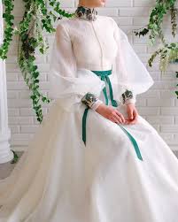 الصورة للعرض تنسيق زواج تصوير مكياج dress fashion dresses sleeves designs for dresses fashion outfits