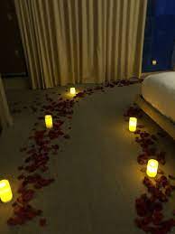 See more ideas about candles, bedroom candles, candle safety. Romantic Ambiance Romantic Bedrooms With Candles And Flowers Romantic Bedrooms Romantisches Schlafzimmer Dekor Romantische Hotelzimmer Schlafzimmer Kerzen