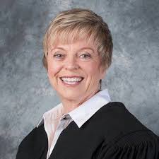 Meet the Candidate: Judge Linda Davenport for Circuit Court Since 2006,  Judge Linda E. Davenport has served DuPage County as an Associate Judge,  tirelessly committed to the cause of justice. She has