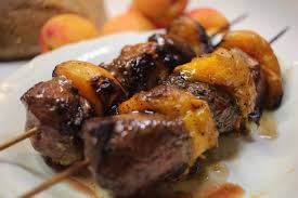 Brochette De Magret Aux Abricots Mesdelices Fr Repas Barbecue Brochette Alimentation
