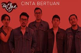 Lirik lagu kutitip cinta dalam doa vanny vabiola. Lirik Lagu Cinta Bertuan Batiga