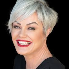 Jacquelyn Holland's Instagram, Twitter & Facebook