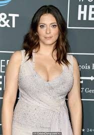 Prepare to be captivated by Rachel Bloom's unfiltered seduction