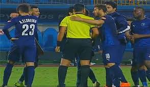 حسم المقابل المالى الكبير الذى يحصل عليه رمضان صبحى مسألة انتقاله إلى بيراميدز، بعدما نجح فى إغراء اللاعب بمقابل مالى خيالى نظير تفضيل ارتداء القميص السماوى وخلع القميص الأحمر، بعدما كان الأهلى قريباً من حسم الصفقة. Ø³Ø¨Ø¨ Ø§Ù„Ø·Ø±Ø¯ ÙˆØ§Ù„Ø¹Ù‚ÙˆØ¨Ø© Ø§Ù„Ù…ØªÙˆÙ‚Ø¹Ø© Ø¨Ø·ÙˆÙ„Ø§Øª ÙŠÙƒØ´Ù ØªÙØ§ØµÙŠÙ„ ØªÙ‚Ø±ÙŠØ± Ø§Ù„Ø­ÙƒÙ… Ø¹Ù† Ø±Ù…Ø¶Ø§Ù† ØµØ¨Ø­ÙŠ Ø¨Ø·ÙˆÙ„Ø§Øª