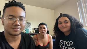 Hey yall, this is our first youtube video. This time we are walking you  thru our process to make ashtrays. We just order this new weed leaf-shaped  ashtray mold and we were