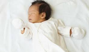 2 aylık kız bebeklerin ortalama kilosu ise 5,5 kg'dir. Premature Bebeklerde Beslenme Anne Baba