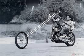 長いフロントフォークのカスタムバイクはなぜ生まれた？ アメリカン・カスタムの象徴"チョッパー"の進化の過程とは | バイクのニュース - (2)