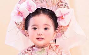 Gái út nhà Khánh Thi biến hình thành em gái Bắc bling phiên bản nhí cực  đáng yêu