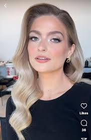 Hairdresser in Columbus, OH for micro wedding