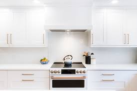 First, pick one from these six types of kitchen layouts and then call renowned renovation to get started with a complimentary estimate. Modern Straight Line Kitchen Design