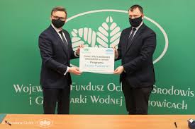 Podpisał „porozumienie o współpracy ministra klimatu i. Od Stycznia 2021 Roku W Gmina Pilchowice Bedzie Dzialal Punkt Przyjmowania Wnioskow W Ramach Programu Czystepowietrze To Efekt Podpisanej Dzis 28 12 2020 R Umowy Pomiedzy Wojtem Pilchowic Maciejem Gogulla A Tomaszem Bednarkiem