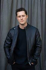 Pin By Kate Patterson On Noah Actors Heartthrob Noah