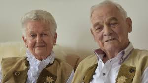 Neuburg: Im Bus „kennen und lieben gelernt“