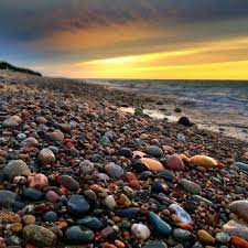Grand Marais Mn Agate Hunting Rugged Shoreline On Lake Superior Great Home Cooking Minnesota Travel Minnesota Vacation North Shore Minnesota