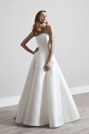 Sassi Holford Modern Romantic Wedding Dresses From The British Bridal Fashion Designer Cocktail Dress Wedding Bridal Fashion Designers Wedding Dresses