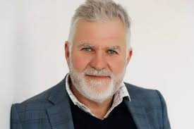 Michael Hill International CEO Daniel Bracken dies