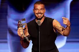 Ricky Martin Accepts Latin Icon at 2025 MTV VMAs; Dedicates Honor to Kids