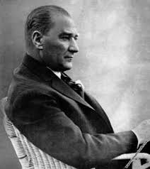 Ulu önder mustafa kemal atatürk, 1881 yılında, osmanlı i̇mparatorluğu'nun bir ili olan selanik'te dünyaya geldi. Liedtext Mustafa Kemal Ataturk De