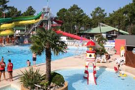 Le camping de la plage se situe à moins de 50 m de la mer, une belle. Camping Bonne Anse Plage Frankreich Vacansoleil