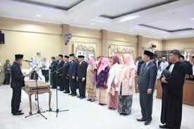 Contoh sekolah negeri dikota ini antara lain adalah sdn 1 sungailiat, sdn 10 sungailiat, sdn 15 sungailiat, sdn 25 sungailiat, smpn 1 sungailiat dan smpn 2 sungailiat, sman 1 sungailiat. Lantik 16 Kepsek Bupati Ingatkan Tugas Dan Peran Terhadap Pendidikan Portal Resmi