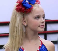 Joelle joanie jojo siwa (born may 19, 2003), better known as jojo siwa or jojo with the big bow, is an american dancer, singer, actress, and youtube personality. Jojo Siwa Age Height Bio Parents Brother Family