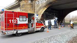 Karin gorniak (karin hanczewski) mit vorgezogener waffe, dahinter leo winkler (cornelia gröschel). Tatort Rettung So Nah Wikipedia